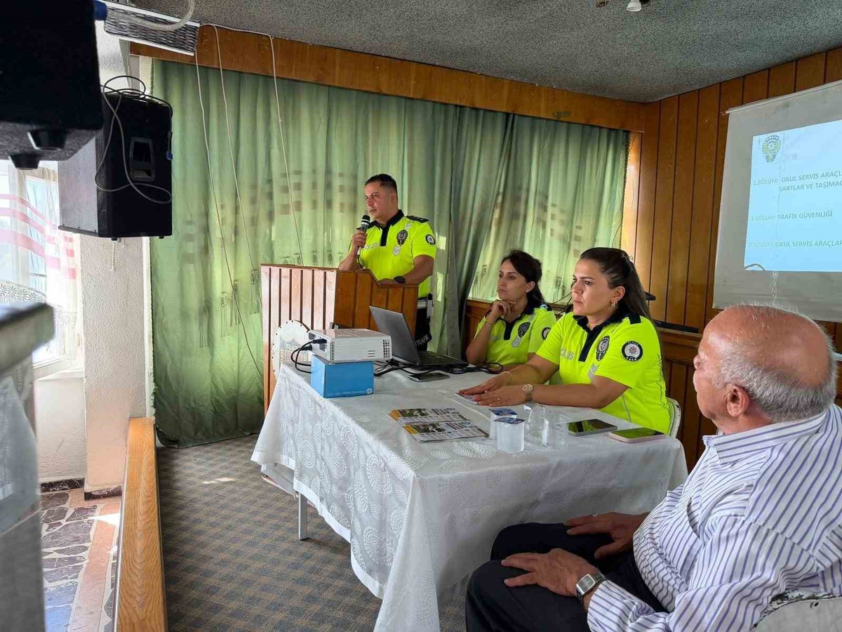 Elazığ'da okul servis sürücüleri güvenlik eğitiminden geçirildi
