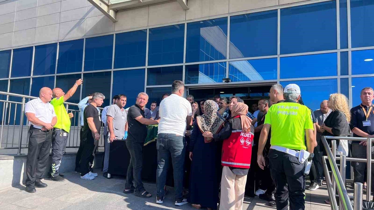 Can Yeleğini Kızına Veren Sağlık Çalışanı Gülcan Gürel, KKTC'deki Feribot Faciasında Hayatını Kaybetti