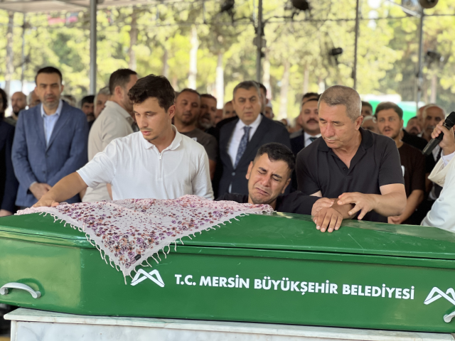 Girne'deki gemi faciasında kahreden detay! Can yeleğini evladına giydirip, kız kardeşine emanet etti