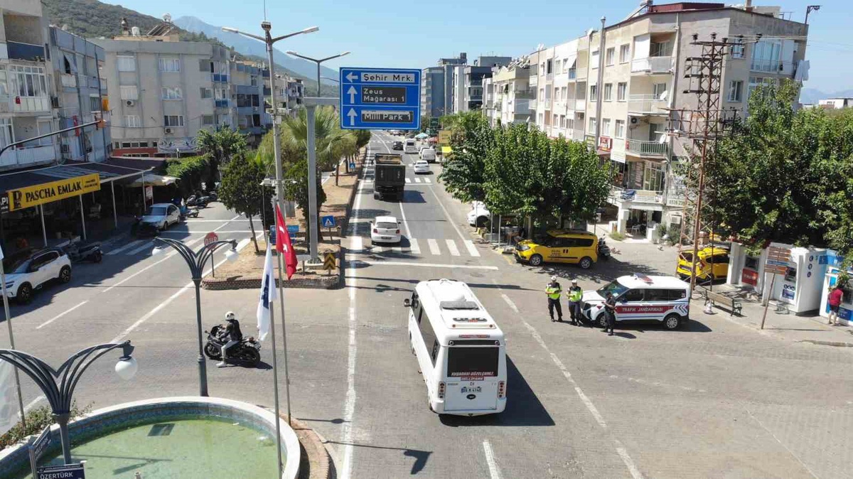 Güzelçamlı'da drone destekli trafik denetimi yapıldı