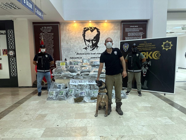 Hamzabeyli'de büyük operasyon! Onlarca kilo ele geçirildi