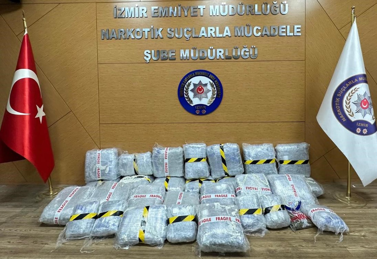 Karşıyaka'da narkotik operasyonunda 80 kilo skunk ele geçirildi, 1 zanlı tutuklandı