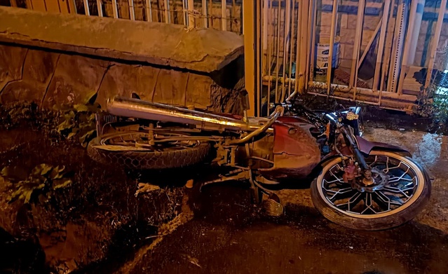 Kağızman'da park halindeki motosiklete çarpan sürücü F.K. ağır yaralandı, hastaneye kaldırıldı