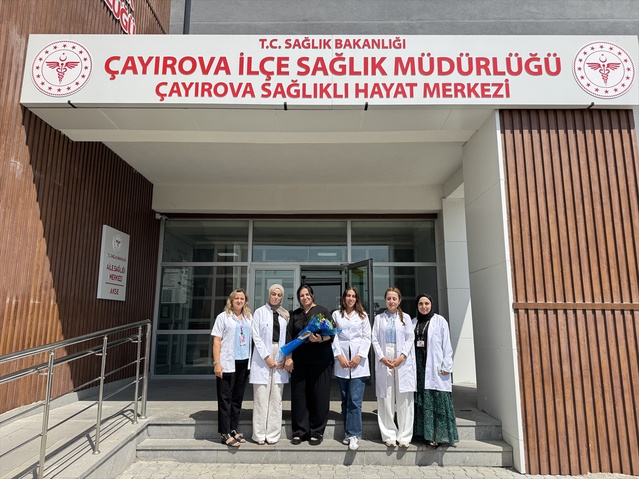 Kocaeli'de ilaç yazdırmak için gittiği sağlık ocağında KETEM taramasıyla kolon kanserini yenen Ceylan Tığ, erken teşhisin önemini vurguladı