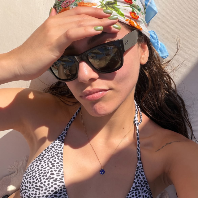 Kızılcık Şerbeti’nin Doğa’sı Sıla Türkoğlu’ndan tatil pozları!