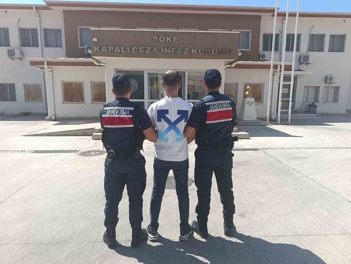 Kuşadası'nda 11 yıl 4 ay hapis cezasıyla aranan hükümlü jandarmaya yakalandı