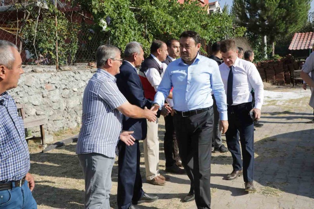Kütahya Valisi Işın, Simav Güzelyurt'ta muhtarların sorunlarını dinledi