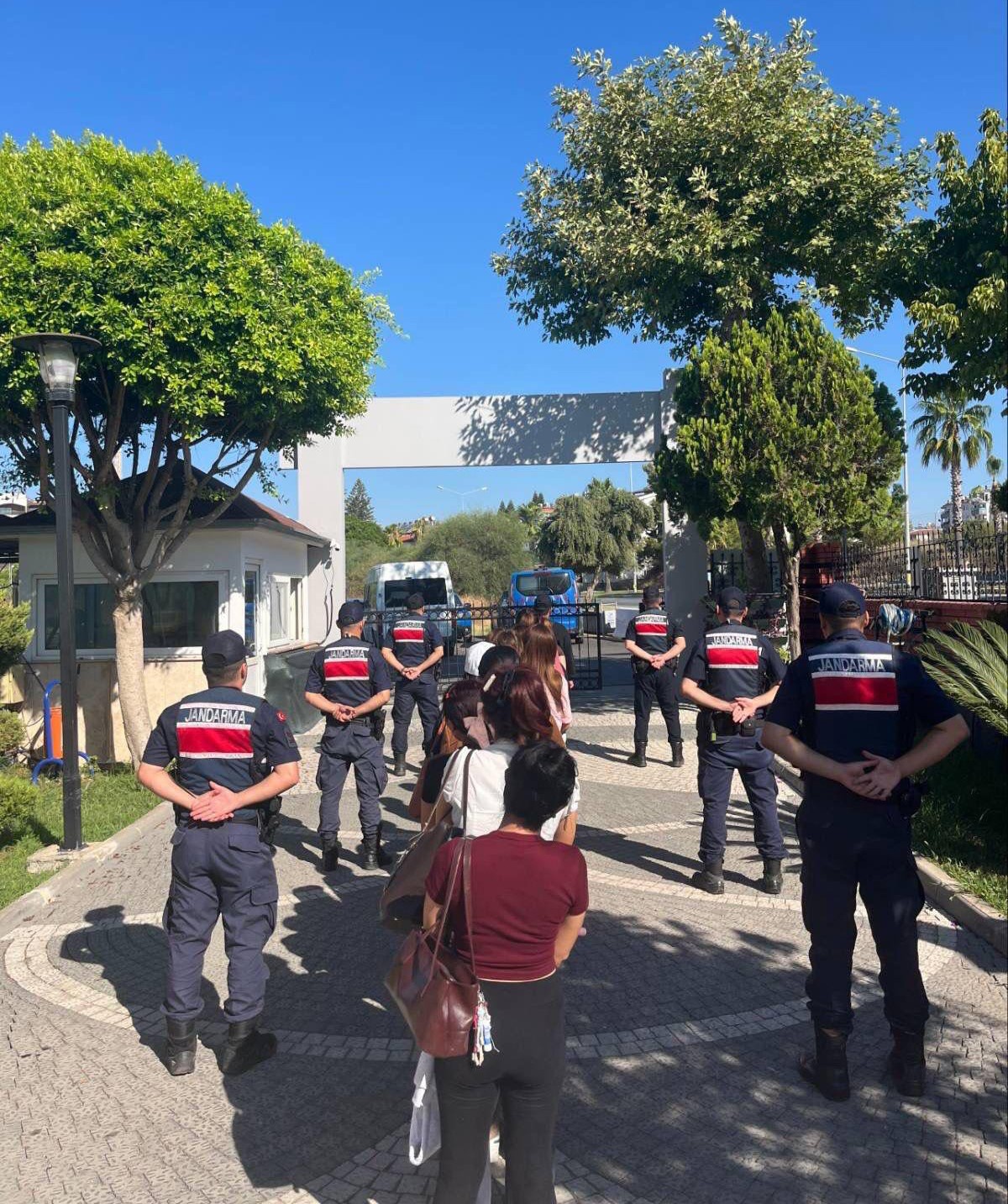 Manavgat'ta insan ticareti operasyonunda 6 şüpheli gözaltına alındı, 14 mağdur kurtarıldı