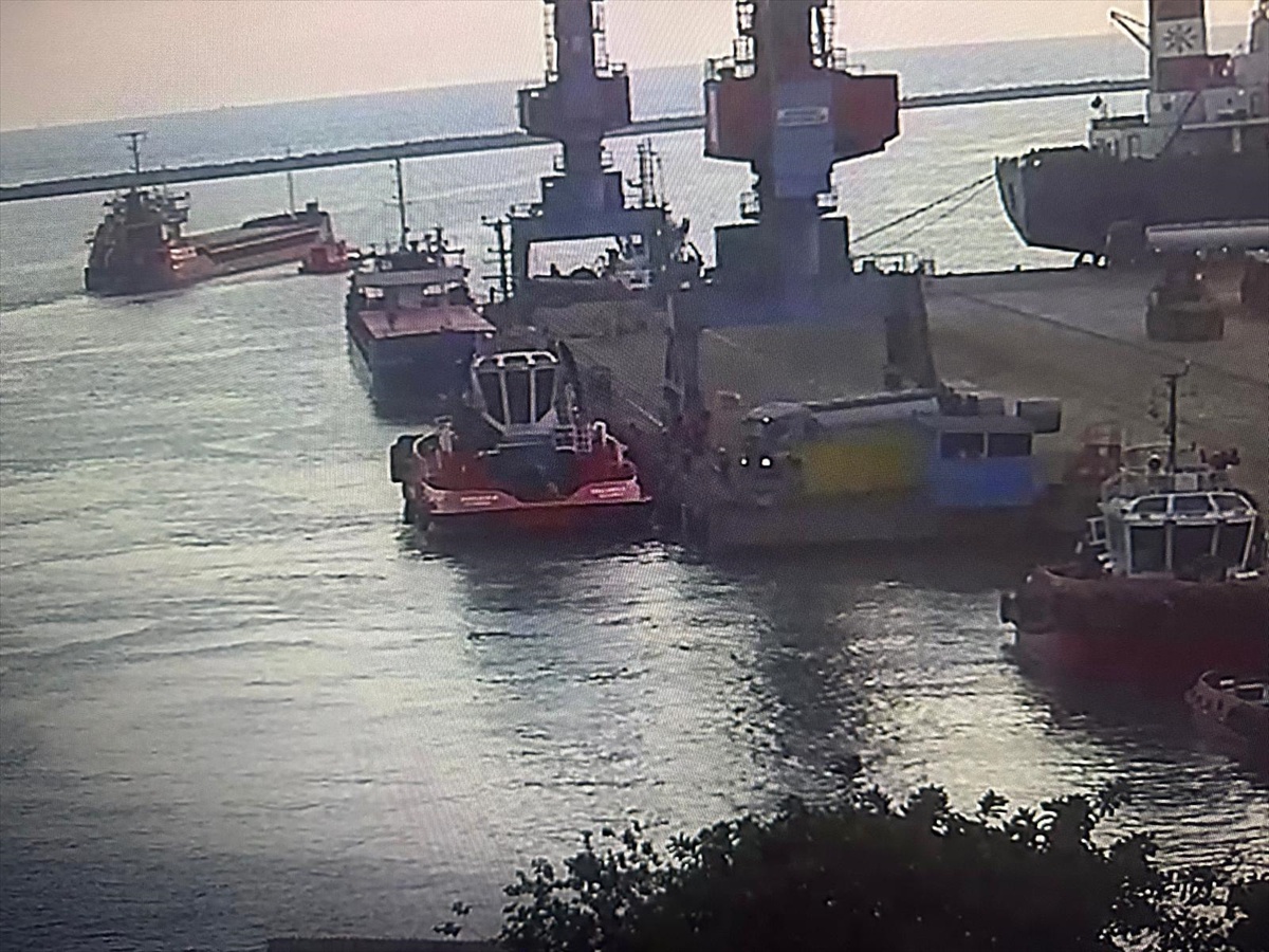 Marmara'da batan gemi limandan ayrılış anı kamerada