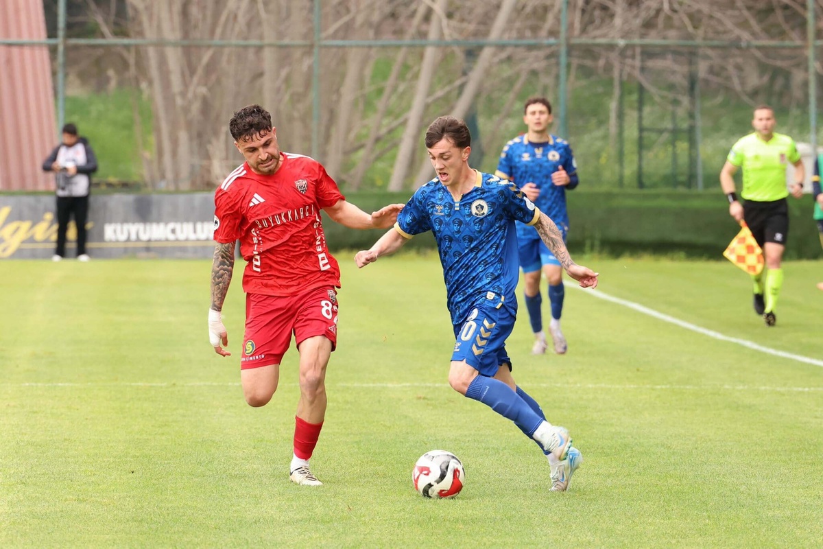 Menemen FK, genç yıldızı Efe Taylan Altunkara'yı Erzincanspor'a sattı