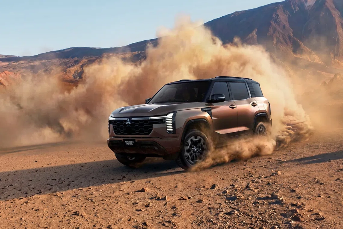 Mitsubishi, 7 yıl aranın ardından yeni Pajero'yu tanıttı ve model 100 ülkede satışa sunulacak