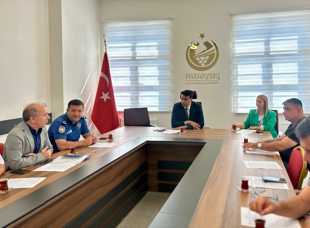 Pazaryeri'nde okul güvenliği toplantısı Kaymakam Kara başkanlığında yapıldı