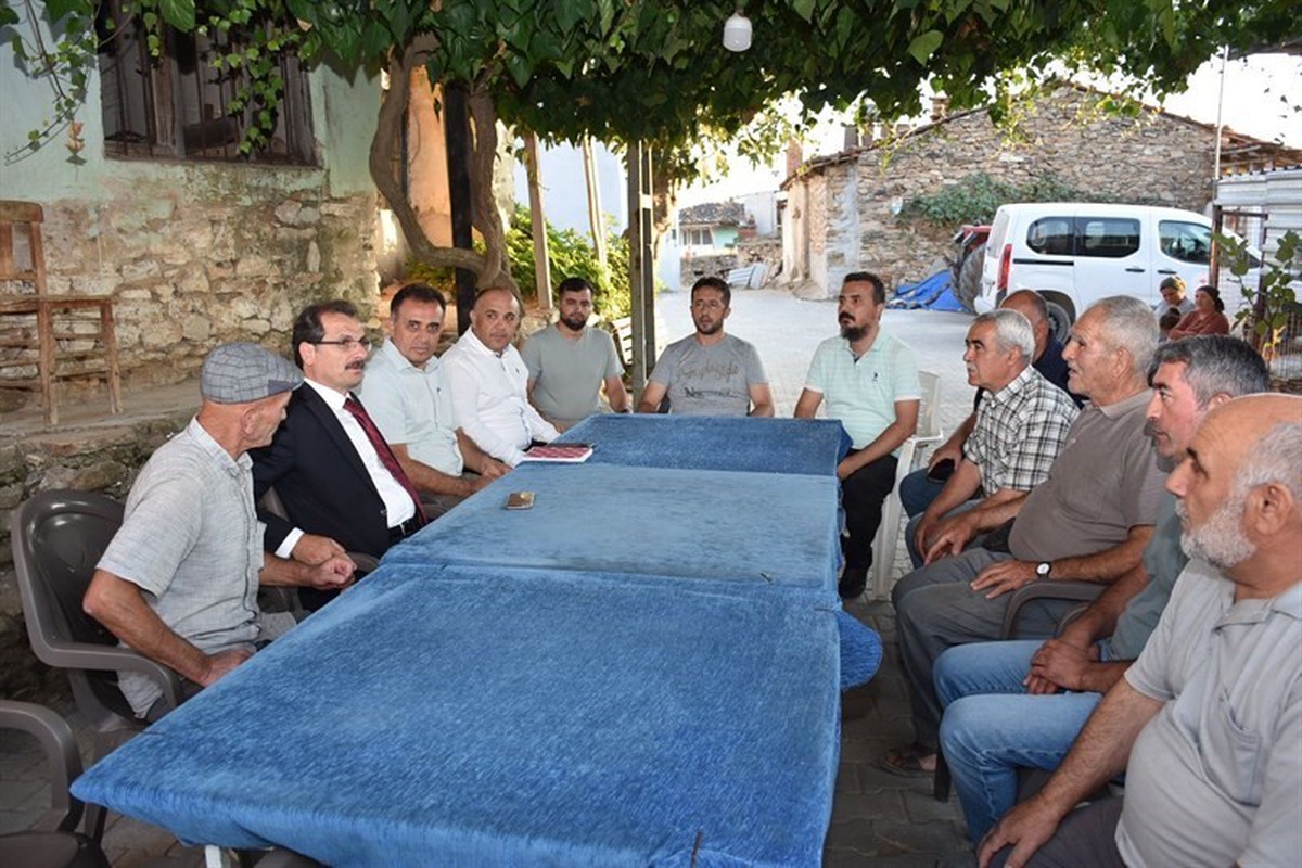 Salihli Kaymakamı Ali Güldoğan, orman yangını riskine karşı mahallelerde denetim yaptı