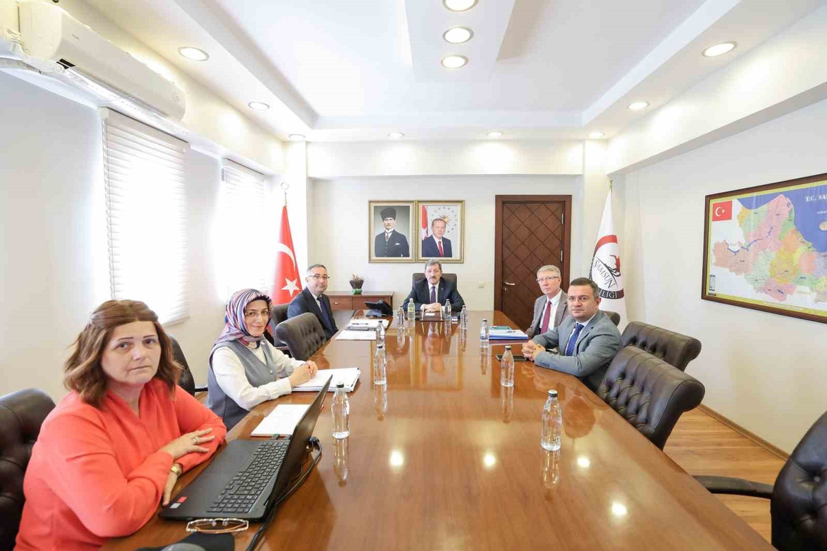 Samsun'da mahallelerin ihtiyaçları Vali Tavlı başkanlığında masaya yatırıldı