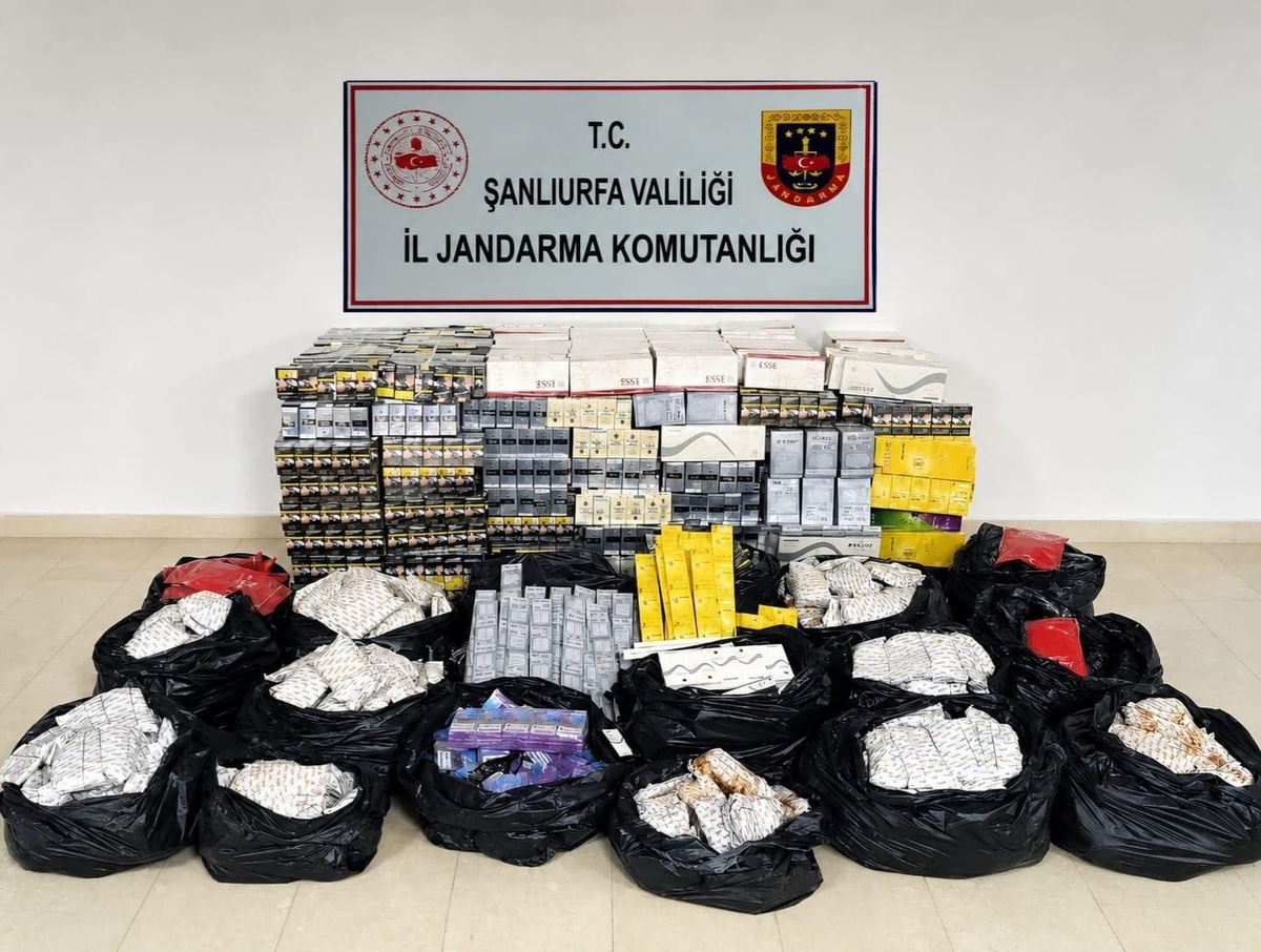 Şanlıurfa Eyyübiye'de jandarmadan kaçakçılık operasyonu, 2 milyonluk ürün ele geçirildi