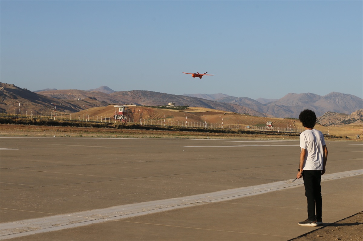 Siirt'teki TEKNOFEST Avcı Drone Yarışması'nda takımlar son kategori için mücadele ediyor