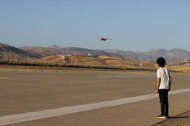 Siirt'teki TEKNOFEST Avcı Drone Yarışması'nda takımlar son kategori için mücadele ediyor