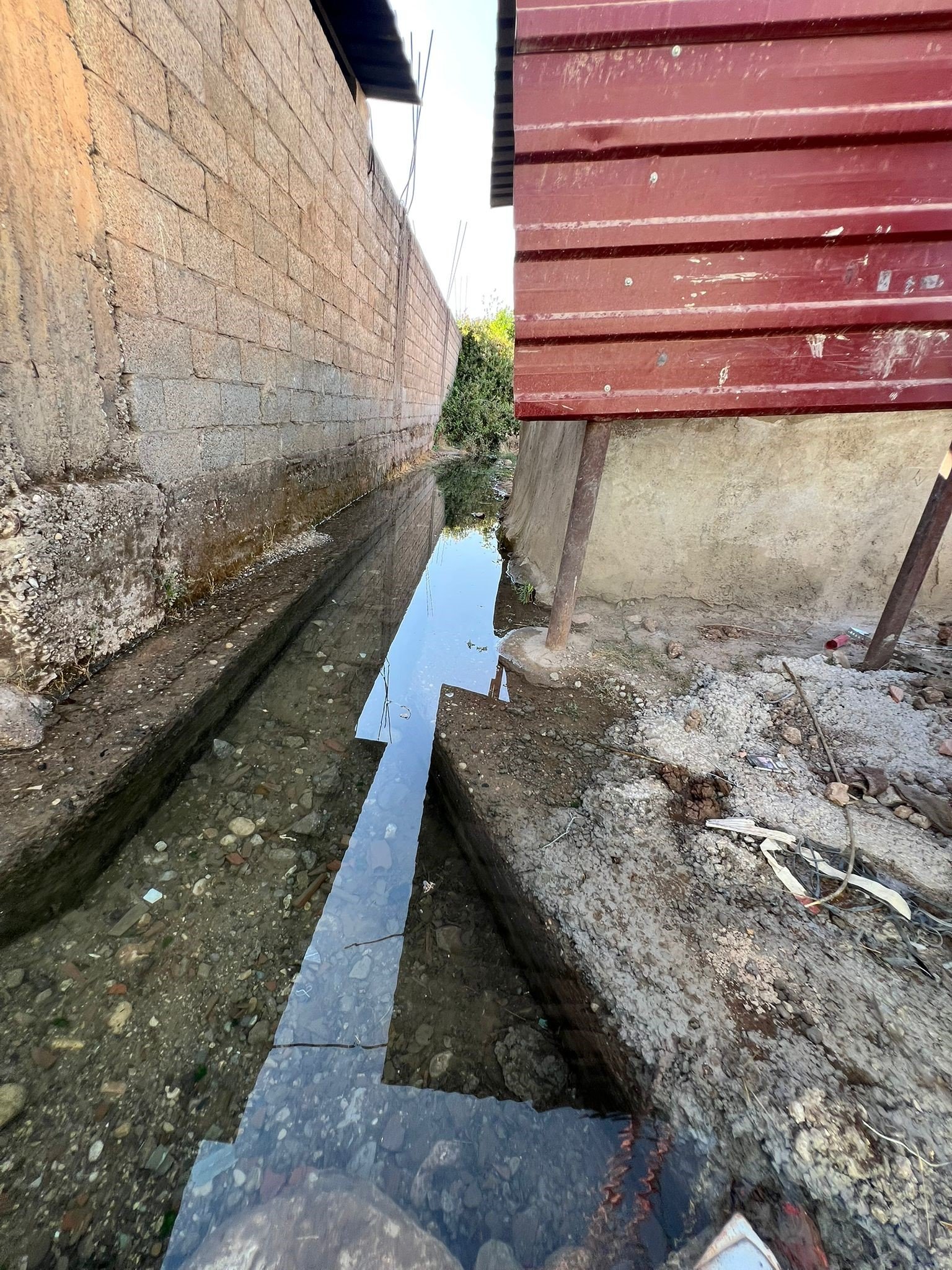 Silopi Başverimli'de su kanalının dibine trafo kurulmasına mahalleliden tepki