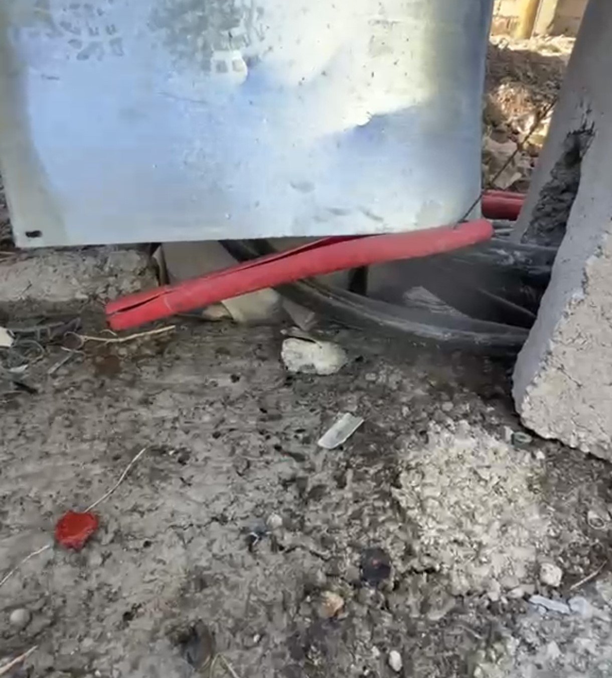 Silopi Başverimli'de su kanalının dibine trafo kurulmasına mahalleliden tepki