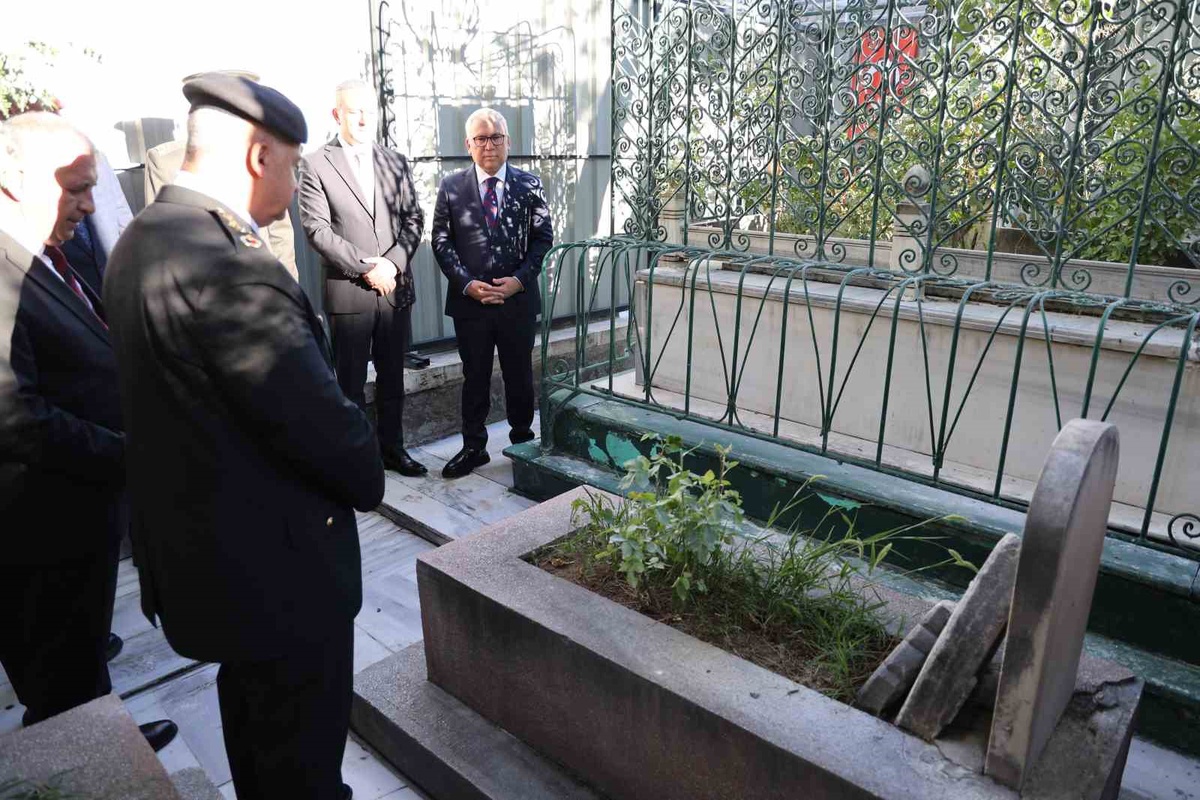 Sivas Kongresi'ne destek veren Abdurrauf Efendi ve Arap Şeyh kabirleri başında anıldı