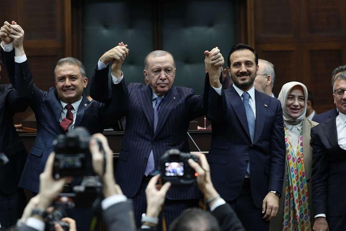240 bin nüfuslu Çerkezköy belediye başkanı AK Parti'ye geçiyor