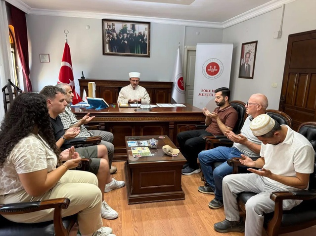 İrlandalı Aaron Aydın Söke'de Müslüman oldu, adı Harun'a çevrildi