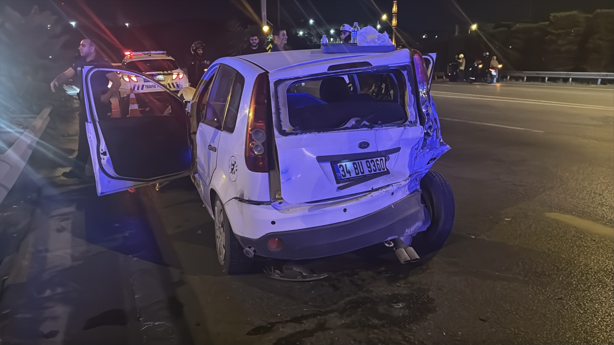 Ümraniye Şile Otoyolu'nda zincirleme trafik kazası: 4 araç çarpıştı, 3 kişi yaralandı, sürücü kaçtı