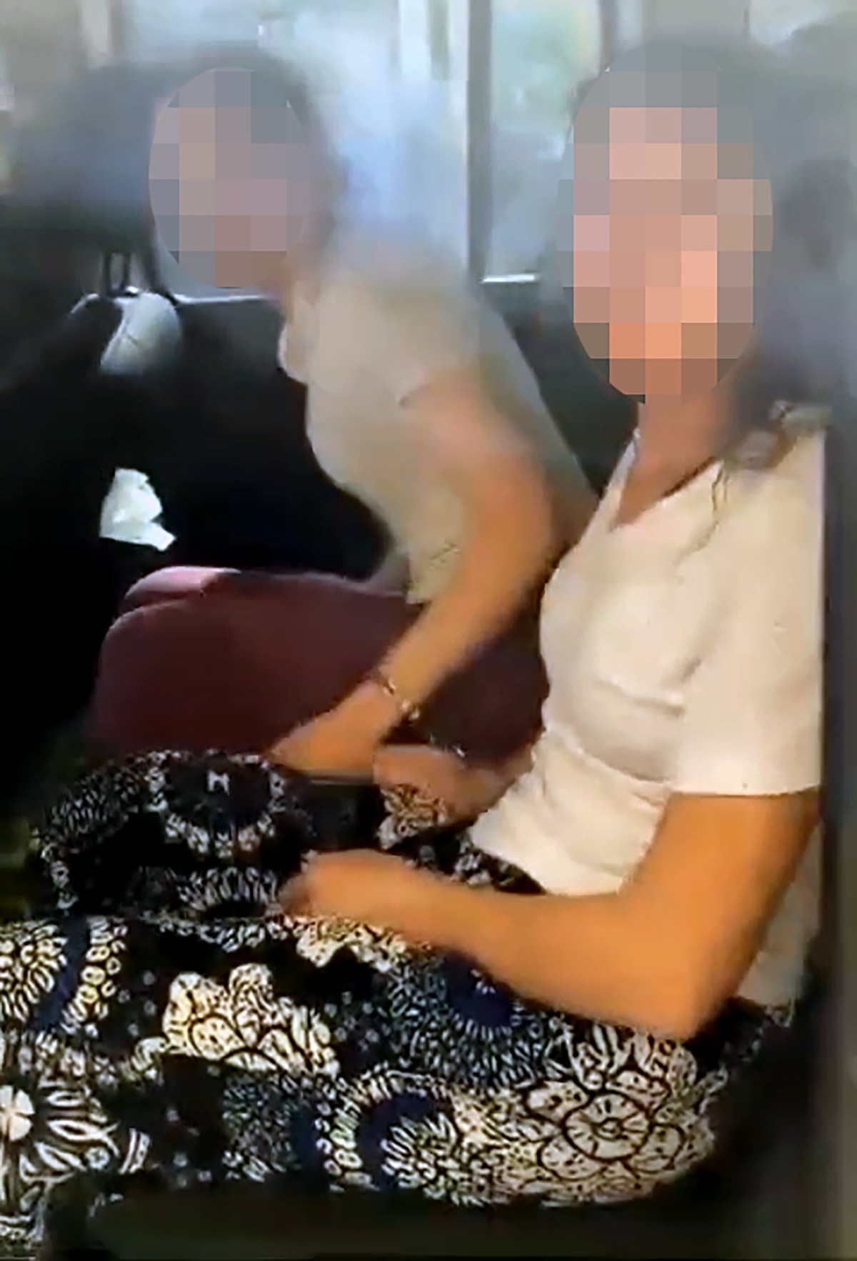 Adana'nın Seyhan ilçesinde eve girmeye çalışan 2 kadın, epilepsi krizi rolüyle yakayı ele verdi; tutuklandılar