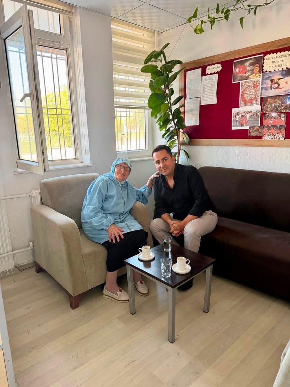 Kilis'te 78 yaşındaki Fatma Kınacı, lise diploması için eğitim azmiyle örnek oluyor
