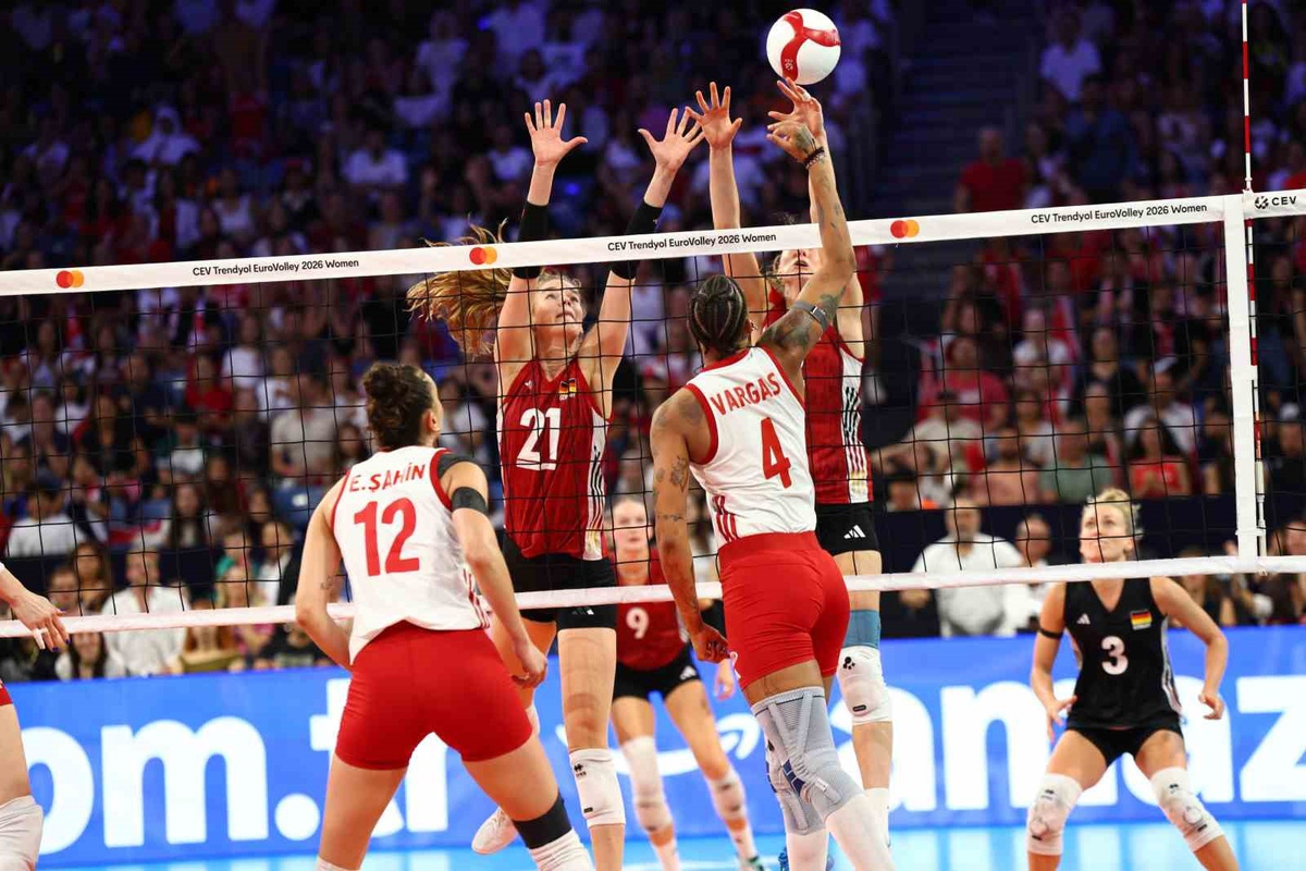 A Milli Kadın Voleybol Takımı, Almanya'yı 3-1 yenerek yarı finale yükseldi