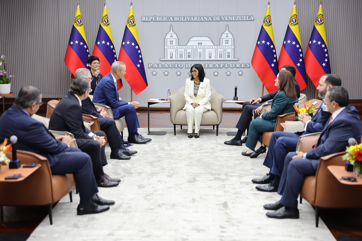 Chevron ve Eni, Venezuela'da petrol üretimini artıracak anlaşmaları imzaladı