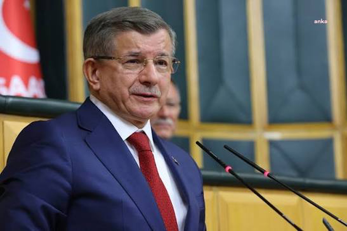 Davutoğlu hakkında Cumhurbaşkanına hakaret suçlamasıyla soruşturma başlatıldı