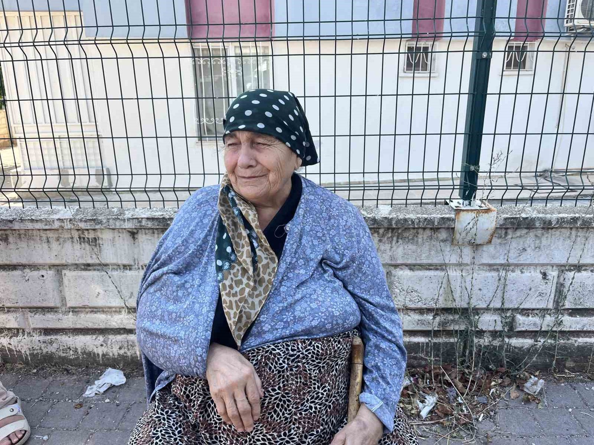 Kepez'de Yangın Paniği: Evler Güçlükle Kurtarıldı