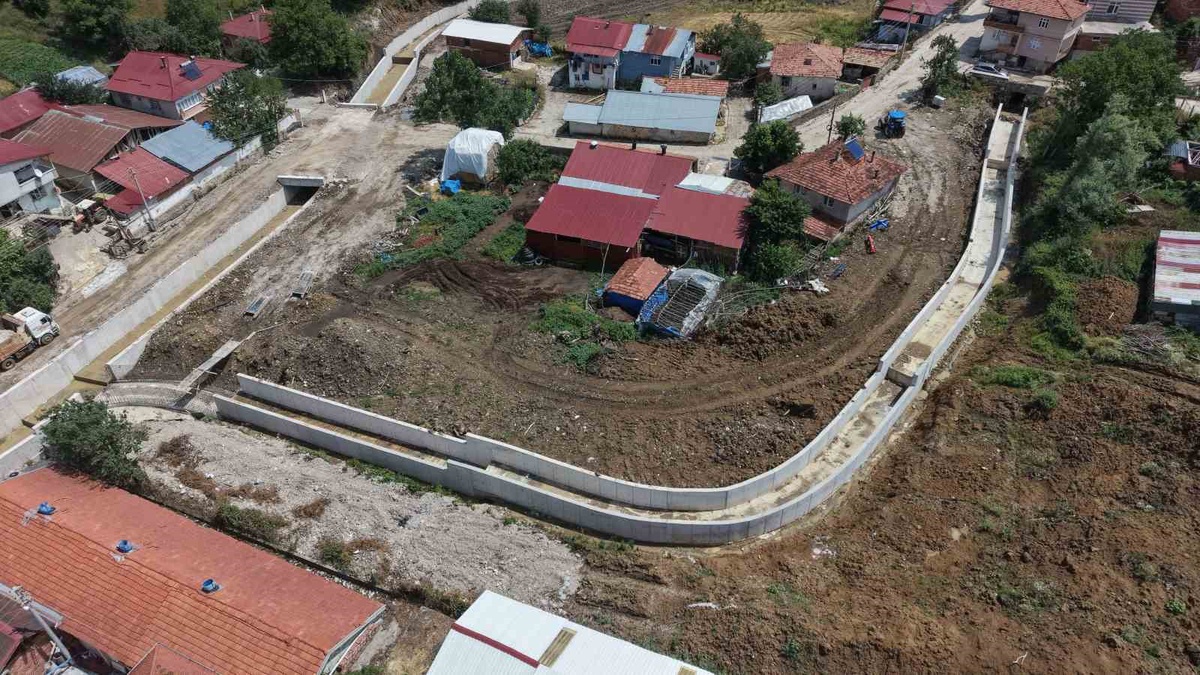 Ladik'teki Ambar Deresi ıslah çalışmalarında 15 menfezden 9'u tamamlandı