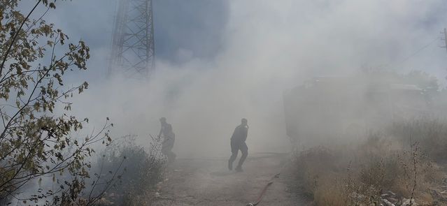 Çankaya'da ot yangını itfaiyenin 2 saatlik müdahalesiyle söndürüldü