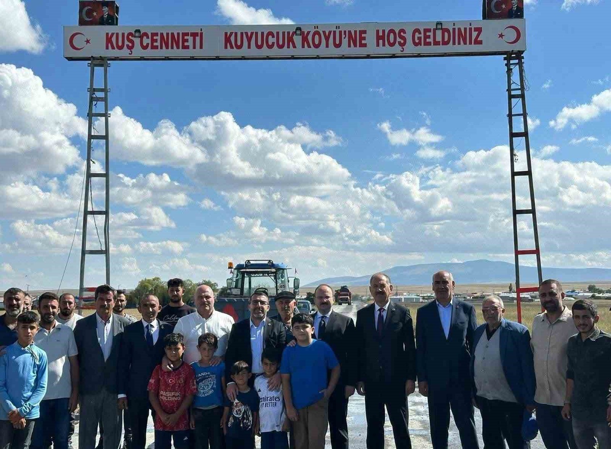 Kars Arpaçay'da Kuyucuk Köyü'nün 650 Metrelik Beton Yolu Hizmete Açıldı