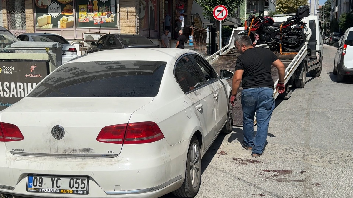 Avcılar'da motosikletli ile otomobil sürücüsü tartışmasında 1 ağır yaralı