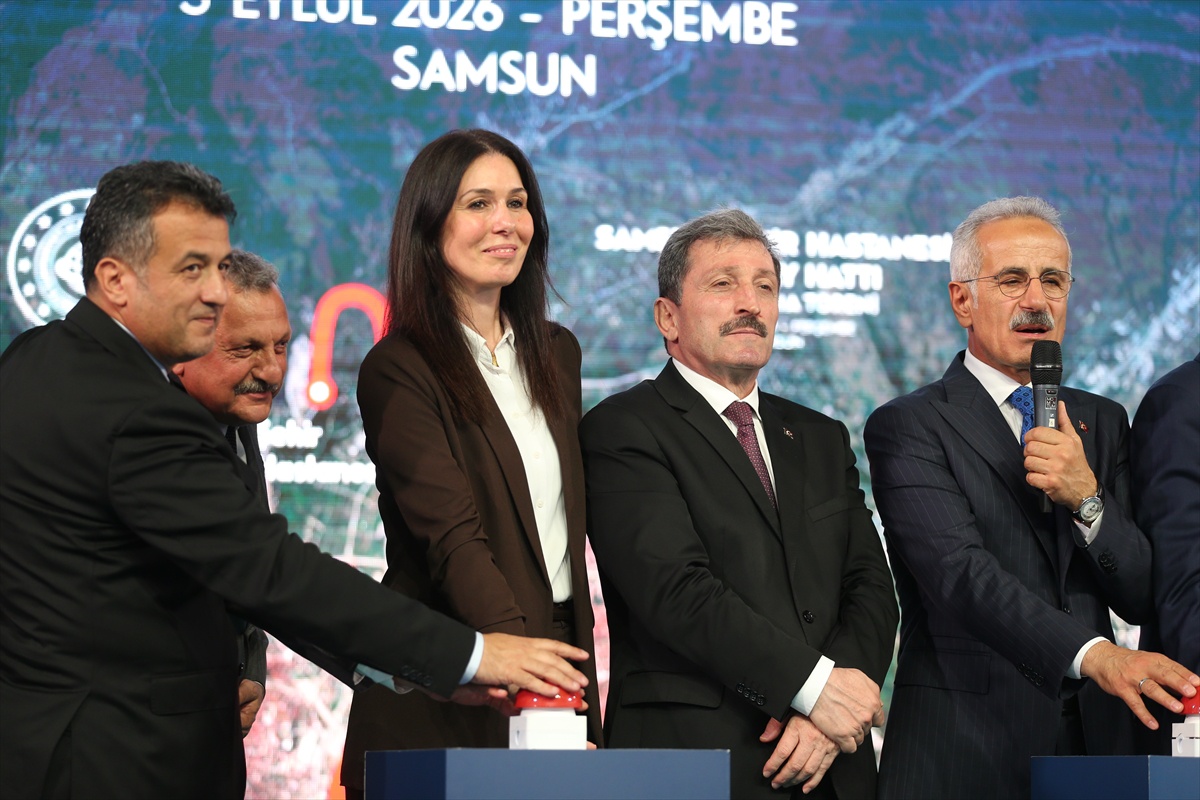 Bakan Uraloğlu: Samsun\'da hastane tramvay hattıyla yolculuk 20 dakikaya inecek