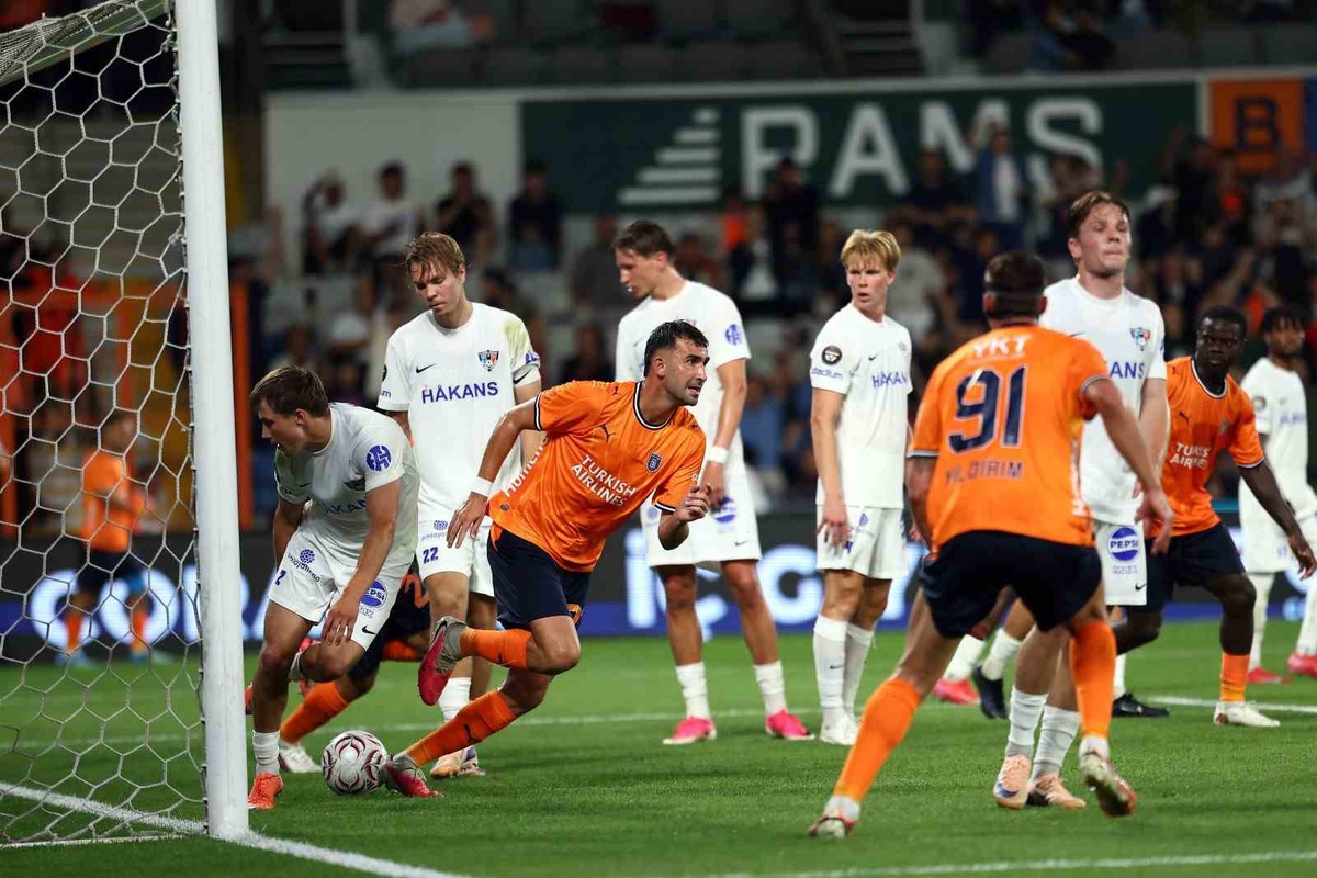 Başakşehir, Galatasaray'ı Ağırlayacağı Maçta 13 Maçlık Galibiyet Hasretine Son Vermek İstiyor