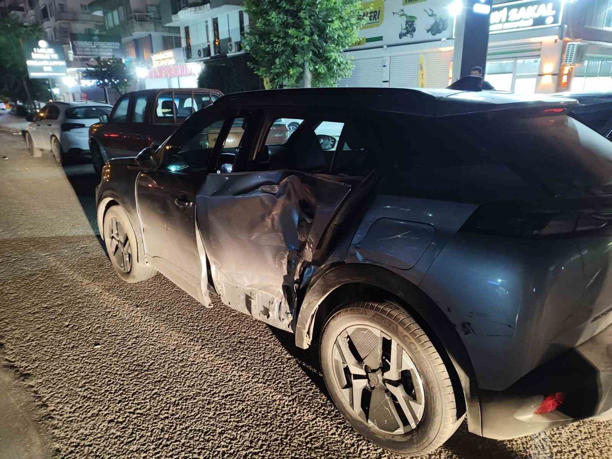 Batman'da beton mikseriyle otomobil çarpıştı, kazada yaralanan olmadı
