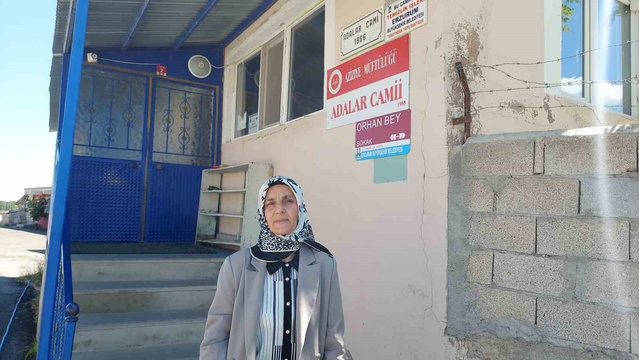 Erzurum'da namazda kediyi tekmeleyen şahıs gözaltına alındı, kediyi arayanlar camiye akın etti