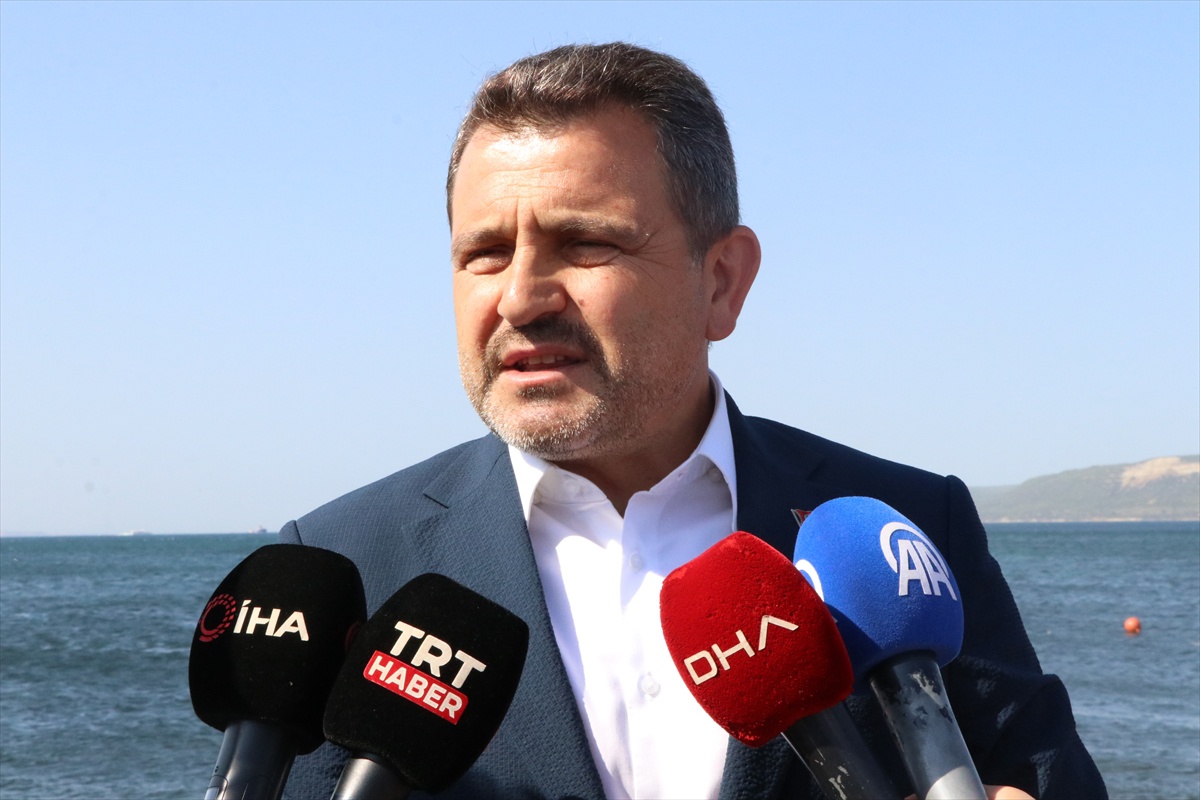 Çanakkale'de Tarihe Saygı Anı Dalışı ve Yelken Sürüşü