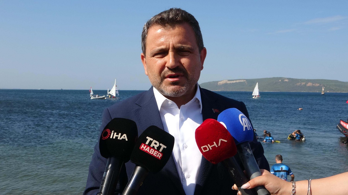 Çanakkale'de Tarihe Saygı Anı Dalışı ve Yelken Sürüşü yapıldı