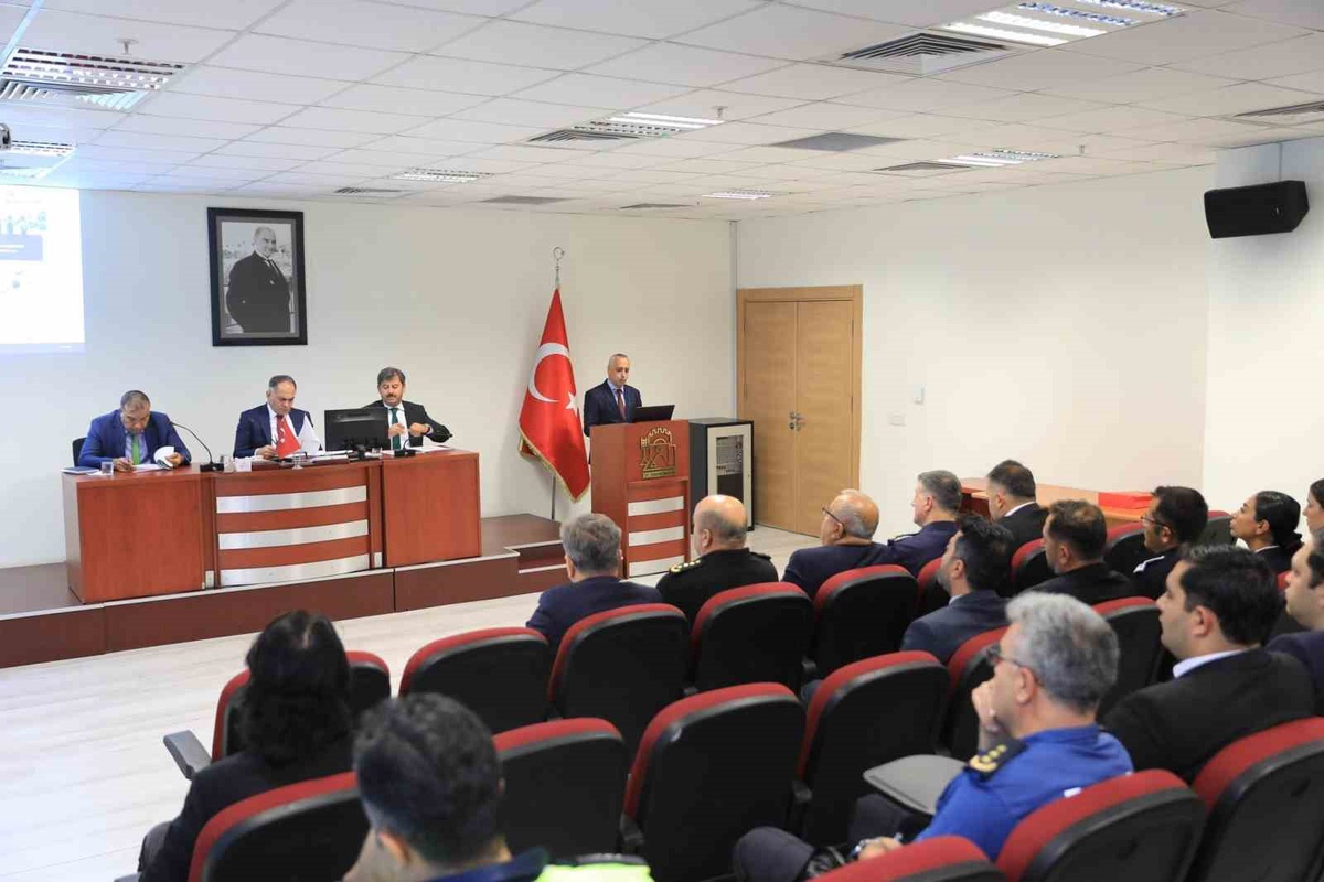 Çankırı'da okul güvenliği toplantısı, Vali Çakırtaş tedbirleri değerlendirdi