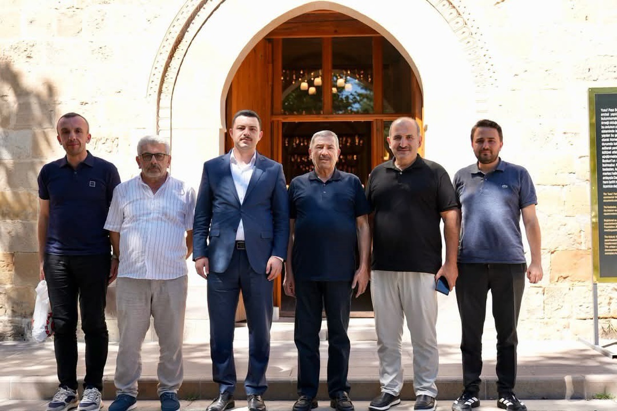 Darende Belediye Başkanı Bozkurt, eski Arsin Belediye Başkanı Gürsoy'u ağırladı