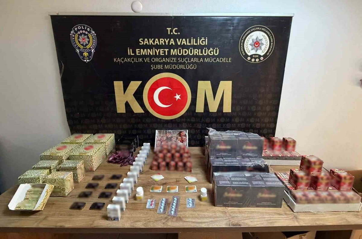 Sakarya'da iki ilçede eş zamanlı kaçak ürün operasyonunda 2 kişi gözaltına alındı