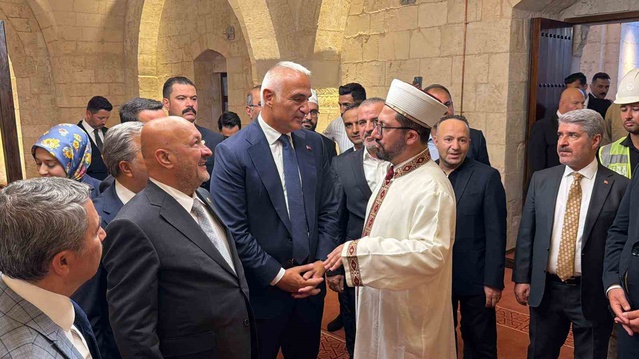 Depremde hasar gören tarihi Musalla Camii, Bakan Ersoy'un katılımıyla yeniden ibadete açıldı