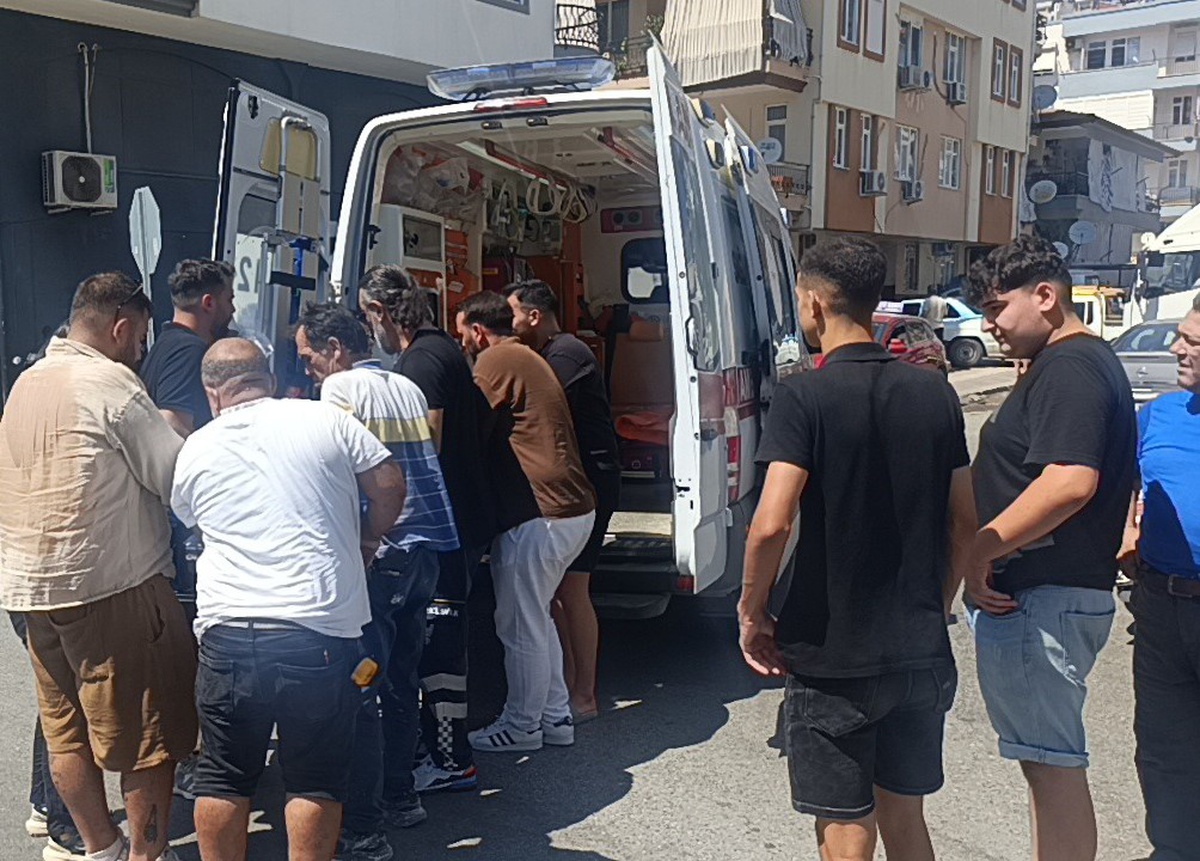 Manavgat'ta motosiklet kazasında baba ve oğul yaralandı, toplam 16 bin 848 TL ceza kesildi