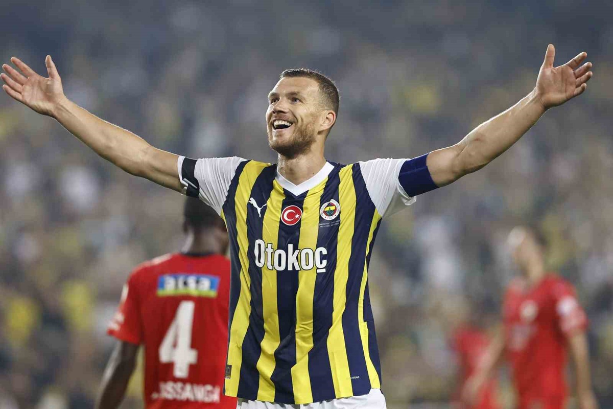 Edin Dzeko, İsveç maçıyla milli takım kariyerini noktalayacak