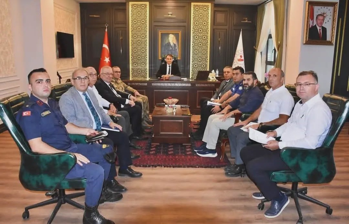 Edremit'in kurtuluşu için Kaymakam Engin başkanlığında toplantı yapıldı